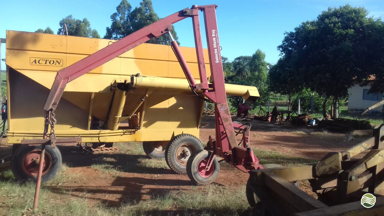 IMPLEMENTOS AGRICOLAS GUINCHO BIG BAG GUINCHO 2000 Kg Marcão Tratores UBERABA MINAS GERAIS MG